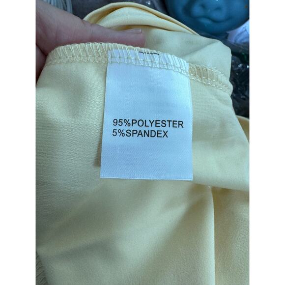 NWT Women's Yellow Cold Shoulder Bodycon Blouse Top Small - Picture 6 of 11